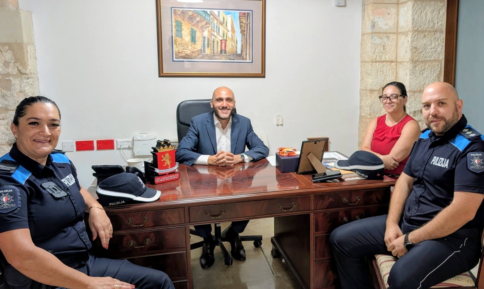 Olaf McKay waqt laqgħa mal-Pulizija fil-Belt Valletta